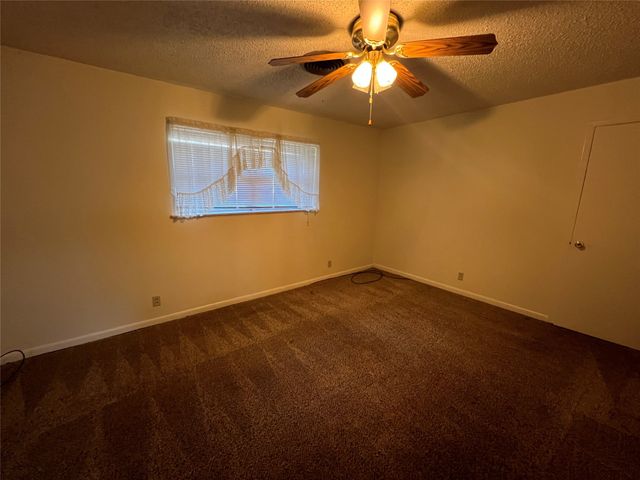 2209 N Woods Street, Sherman, TX 75092