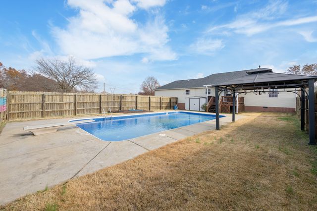 750 Northwind Loop, Lexington, TN 38351