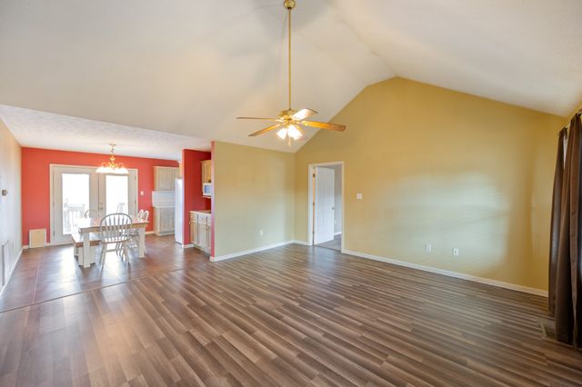 750 Northwind Loop, Lexington, TN 38351