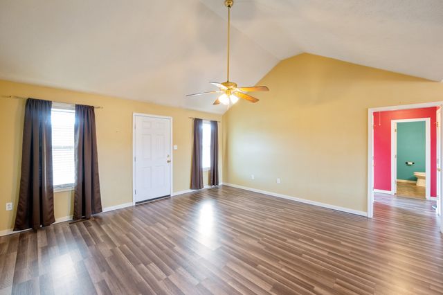 750 Northwind Loop, Lexington, TN 38351