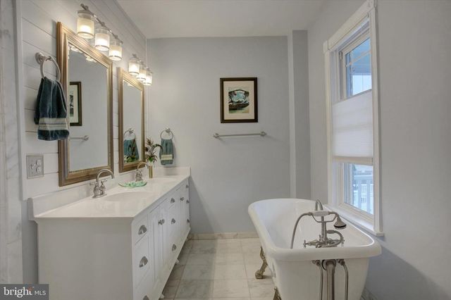 438 E BALTIMORE STREET, Greencastle, PA 17225