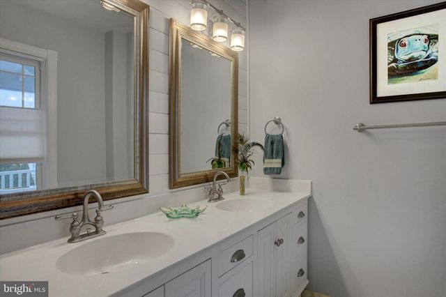 438 E BALTIMORE STREET, Greencastle, PA 17225