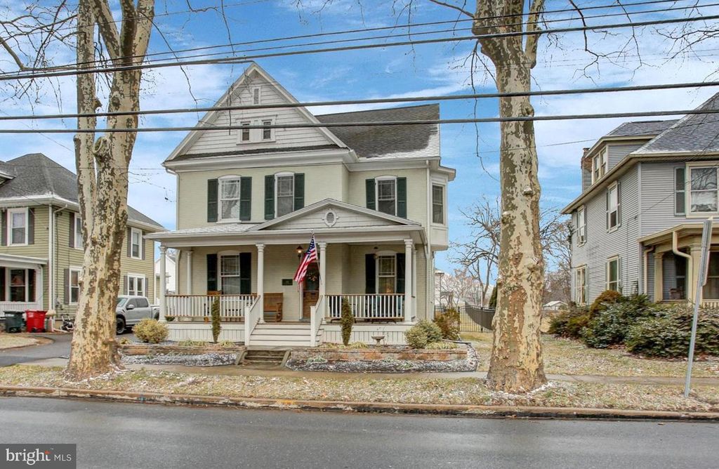 438 E BALTIMORE STREET, Greencastle, PA 17225