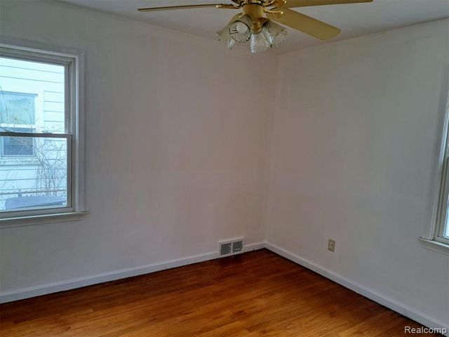 17730 Five Points Street, Redford, MI 48240