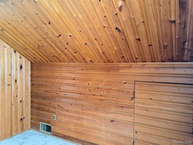 17730 Five Points Street, Redford, MI 48240