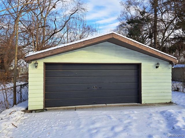 17730 Five Points Street, Redford, MI 48240