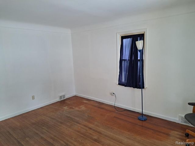 17730 Five Points Street, Redford, MI 48240