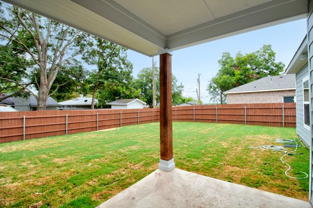 1015 HOLIDAY Drive, Sherman, TX 75090