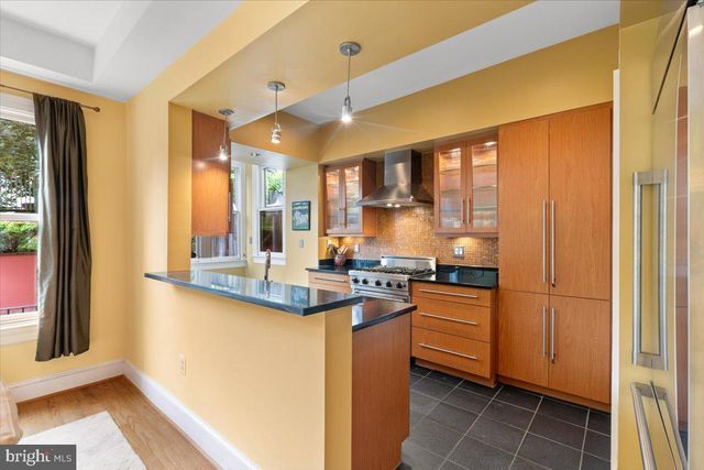 2816 27TH ST NW, Washington, DC 20008