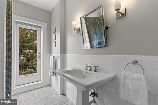 2816 27TH ST NW, Washington, DC 20008