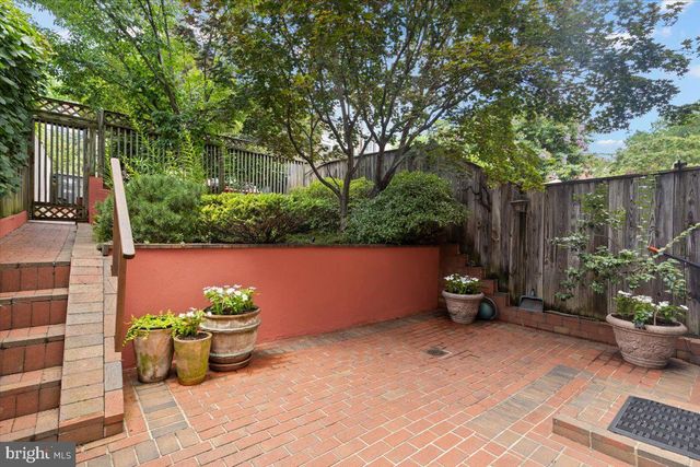 2816 27TH ST NW, Washington, DC 20008