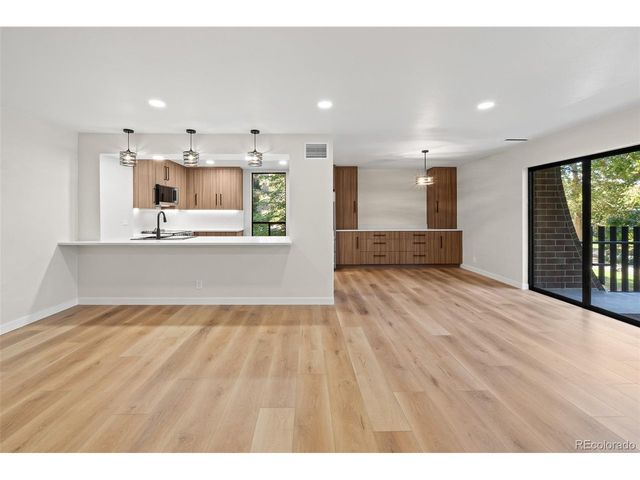 460 S Marion Pkwy B-254, Denver, CO 80209