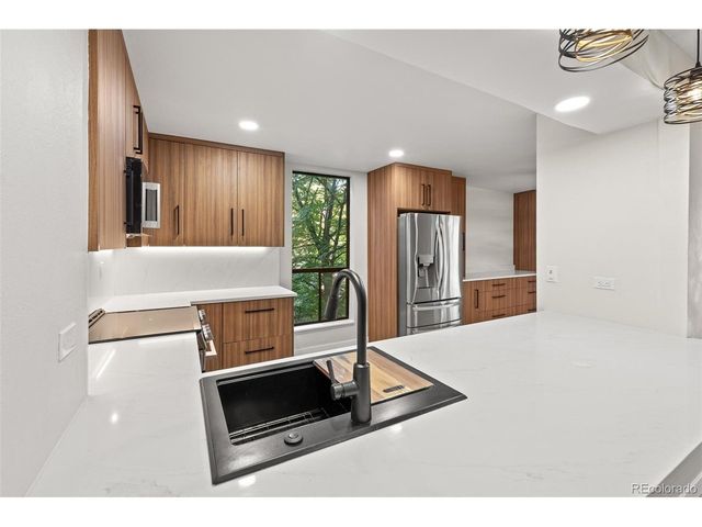 460 S Marion Pkwy B-254, Denver, CO 80209