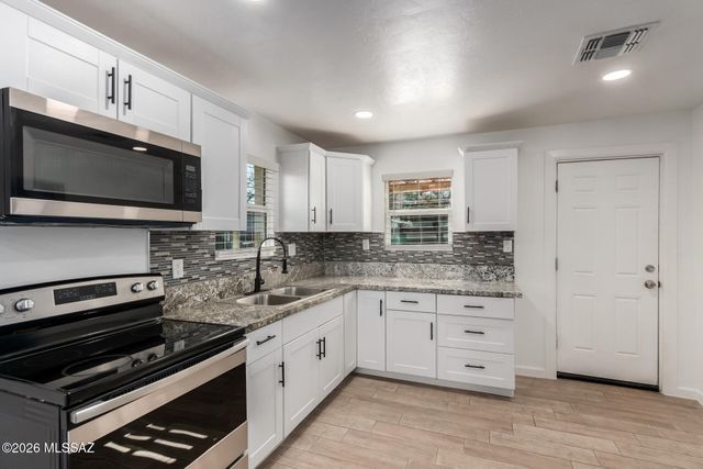 1132 E 27th Street, Tucson, AZ 85713