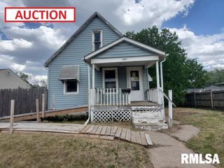 2327 7TH Street, Rock Island, IL 61201