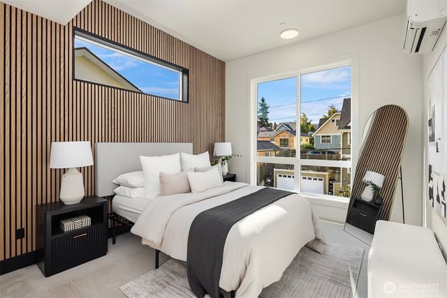 4417 2nd Avenue NE, Seattle, WA 98105