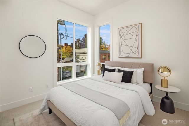 4417 2nd Avenue NE, Seattle, WA 98105