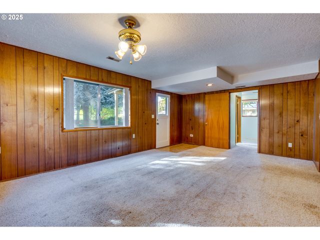 19560 Sw MADELINE St, Beaverton, OR 97078