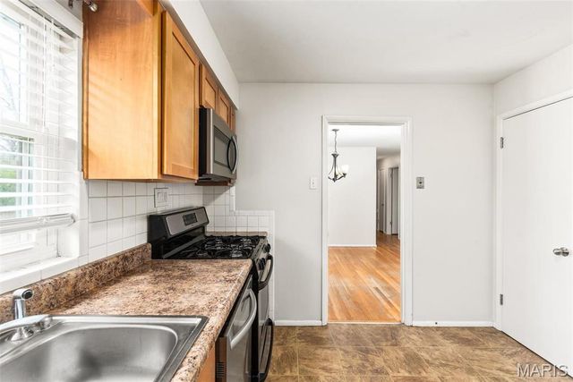 767 Wenneker Drive, St Louis, MO 63124