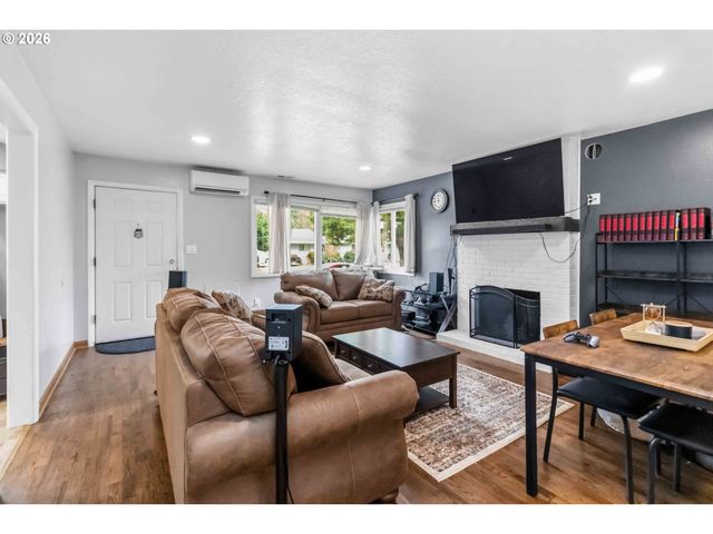 1159 19TH Ave, Longview, WA 98632