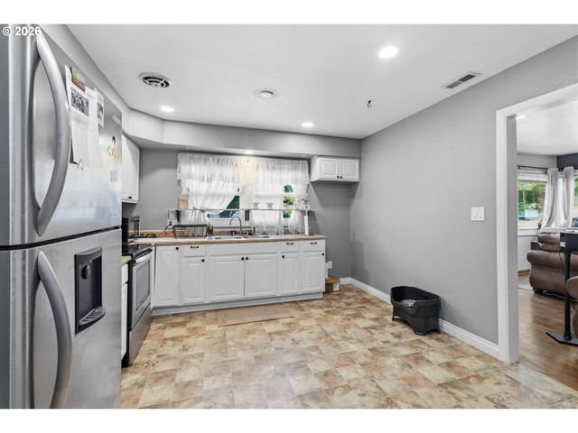 1159 19TH Ave, Longview, WA 98632