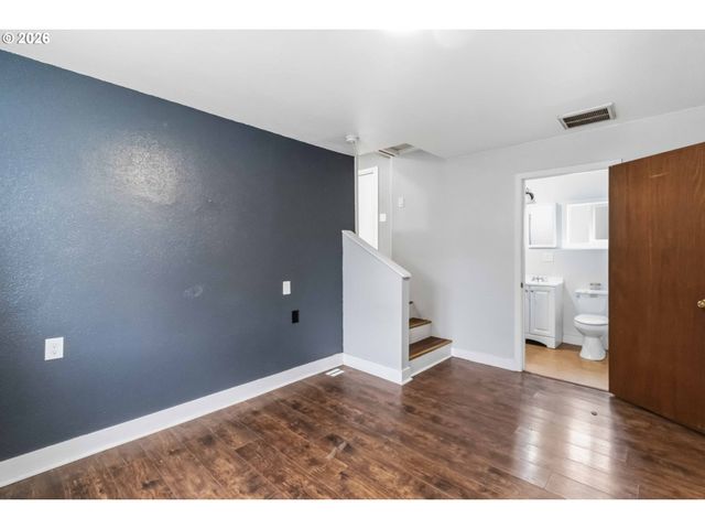 1159 19TH Ave, Longview, WA 98632