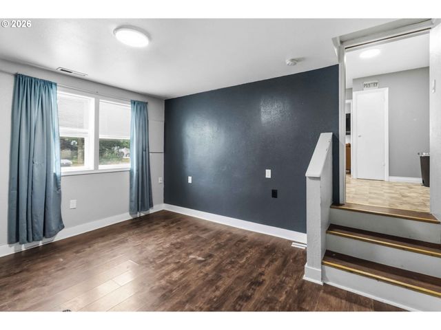1159 19TH Ave, Longview, WA 98632