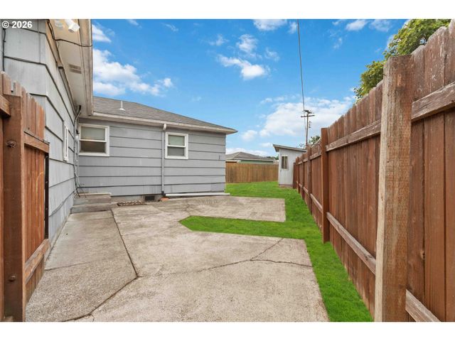 1159 19TH Ave, Longview, WA 98632