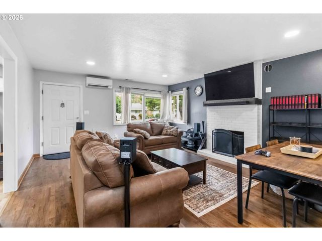 1159 19TH Ave, Longview, WA 98632