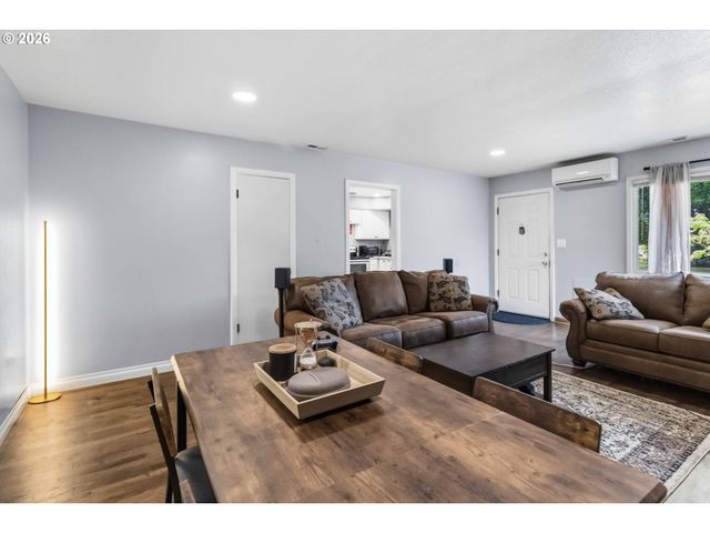 1159 19TH Ave, Longview, WA 98632