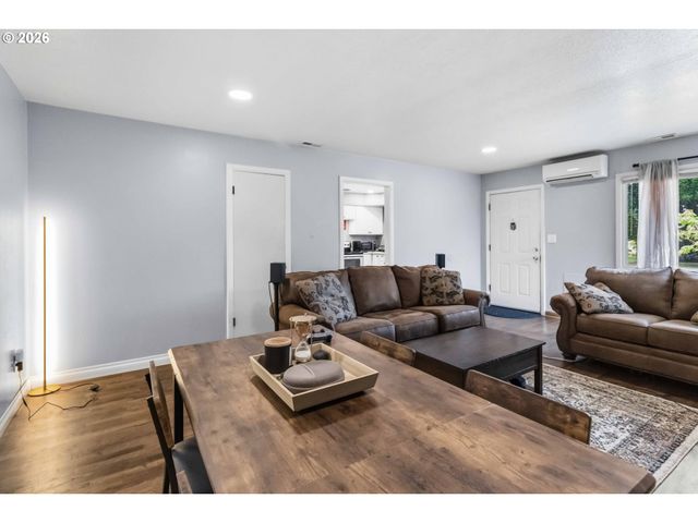 1159 19TH Ave, Longview, WA 98632