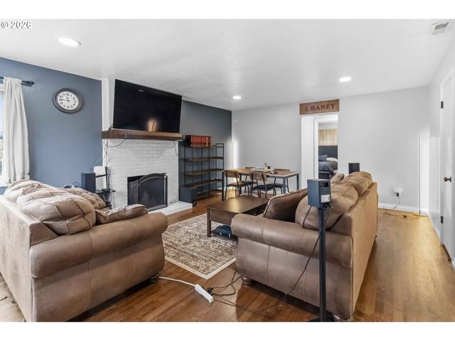 1159 19TH Ave, Longview, WA 98632