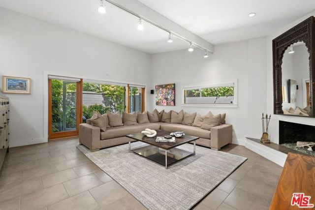 2601 Nichols Canyon Road, Los Angeles, CA 90046