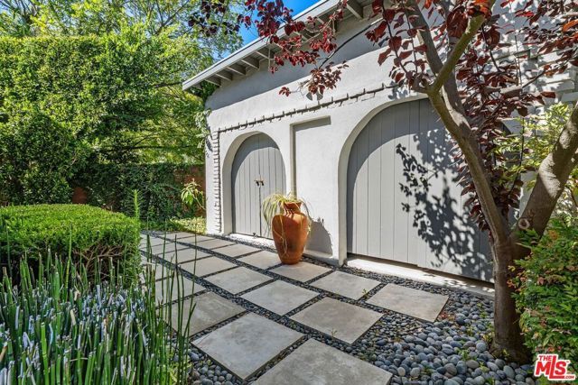2601 Nichols Canyon Road, Los Angeles, CA 90046