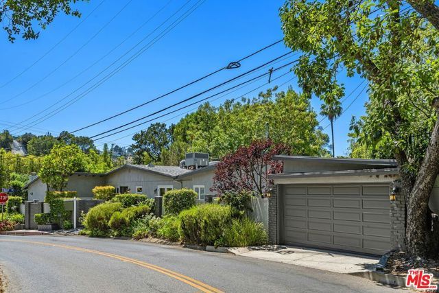 2601 Nichols Canyon Road, Los Angeles, CA 90046