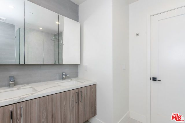 105 S Doheny Drive PH2, Los Angeles, CA 90048