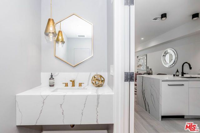 105 S Doheny Drive PH2, Los Angeles, CA 90048