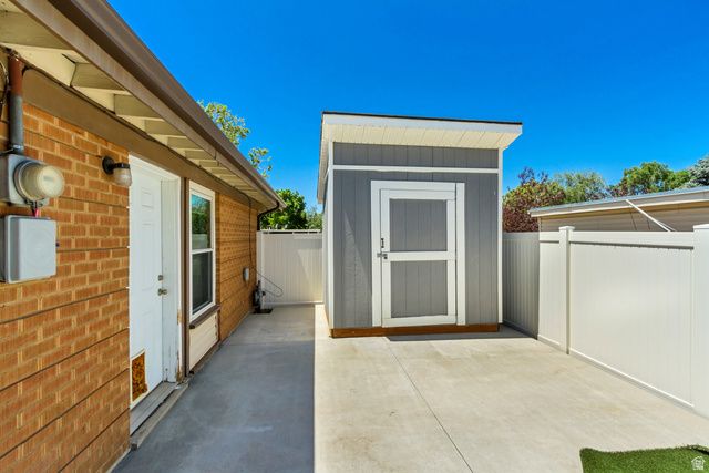 5981 S STARLITE DR, Murray, UT 84107