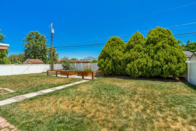 5981 S STARLITE DR, Murray, UT 84107