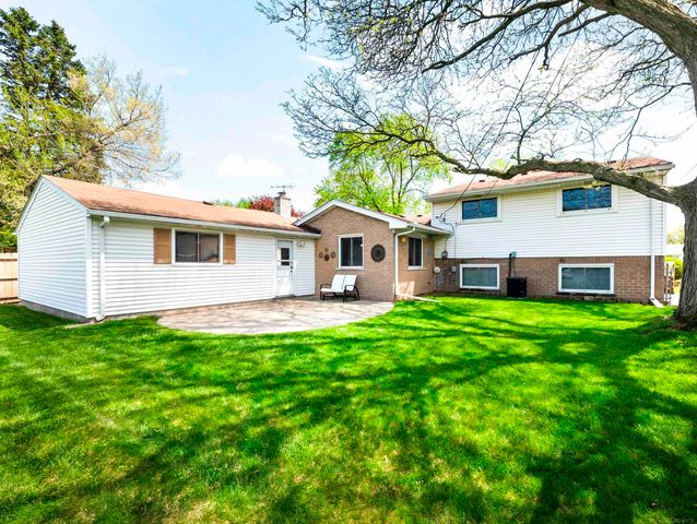 8607 Leslie Drive, Sterling Heights, MI 48314