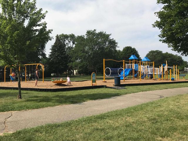 8607 Leslie Drive, Sterling Heights, MI 48314