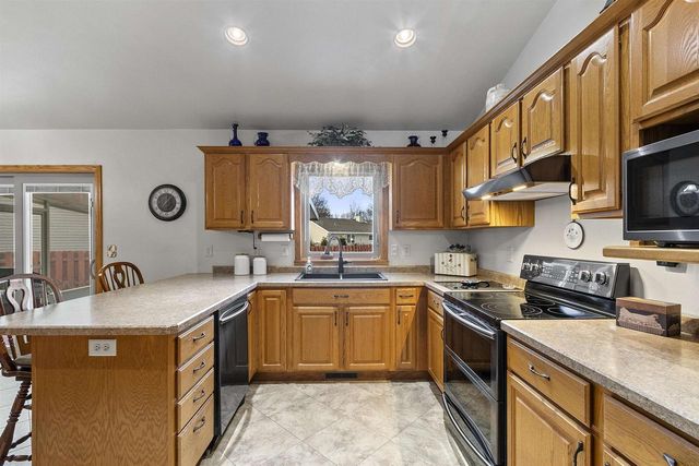 1615 SHALLOW CREEK COURT, Green Bay, WI 54313