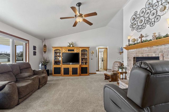 1615 SHALLOW CREEK COURT, Green Bay, WI 54313