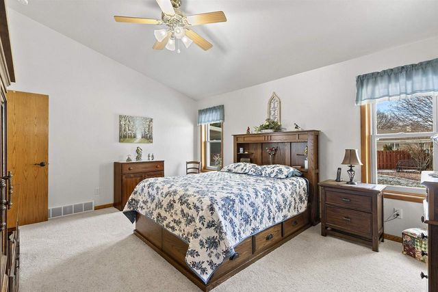 1615 SHALLOW CREEK COURT, Green Bay, WI 54313