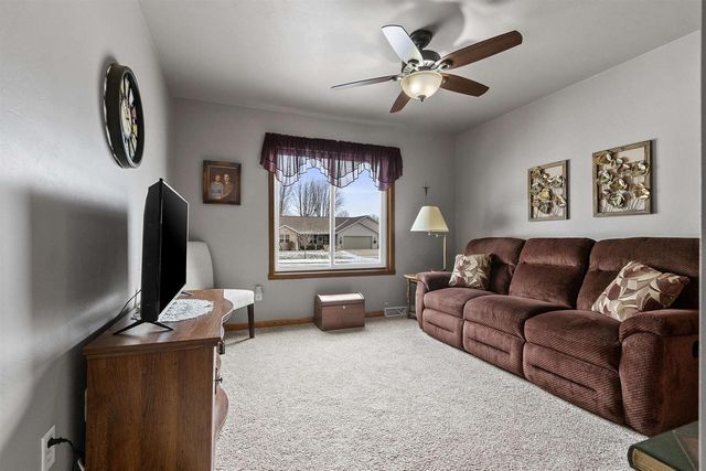 1615 SHALLOW CREEK COURT, Green Bay, WI 54313