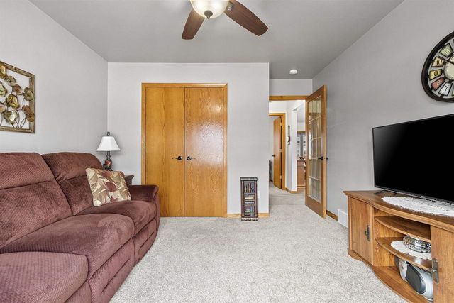 1615 SHALLOW CREEK COURT, Green Bay, WI 54313