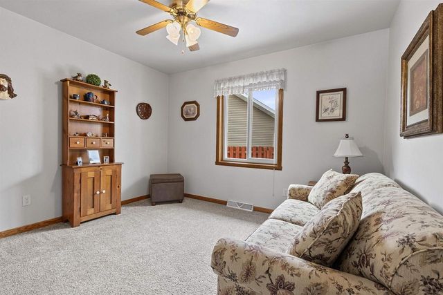 1615 SHALLOW CREEK COURT, Green Bay, WI 54313