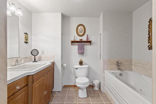 1615 SHALLOW CREEK COURT, Green Bay, WI 54313