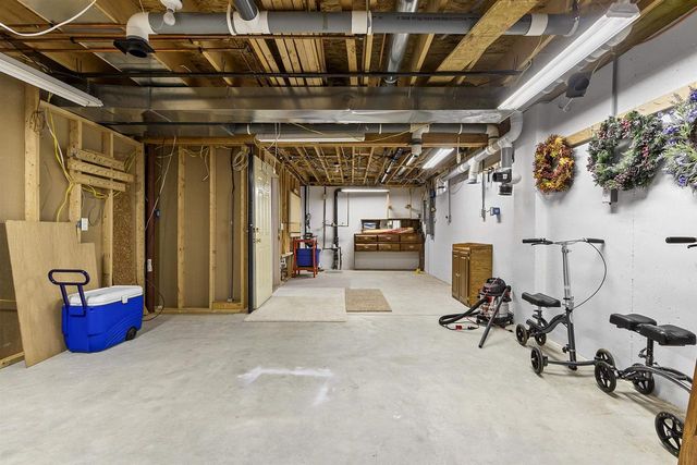 1615 SHALLOW CREEK COURT, Green Bay, WI 54313