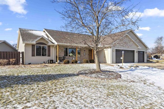 1615 SHALLOW CREEK COURT, Green Bay, WI 54313